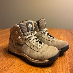 Columbia Newton Ridge Plus Waterproof Hiking Boots Womens 6.5 Grey Blue